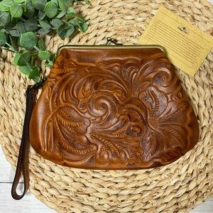 Patricia Nash Brushed Tooled Gold Savena Kisslock Leather Clutch Bag Wrist NWOT